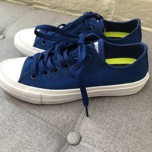 Converse 2's Blue Sz 6.5 Like New